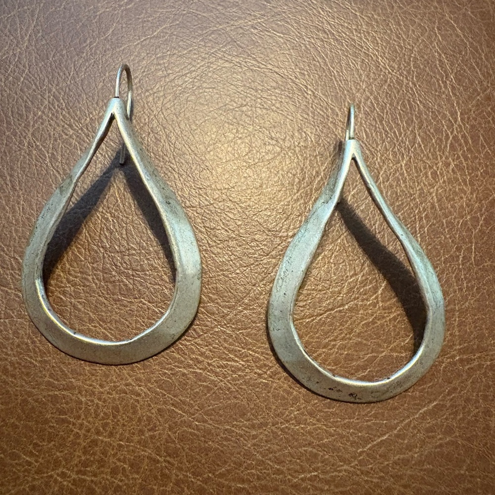 Chic Silver Teardrop Earrings